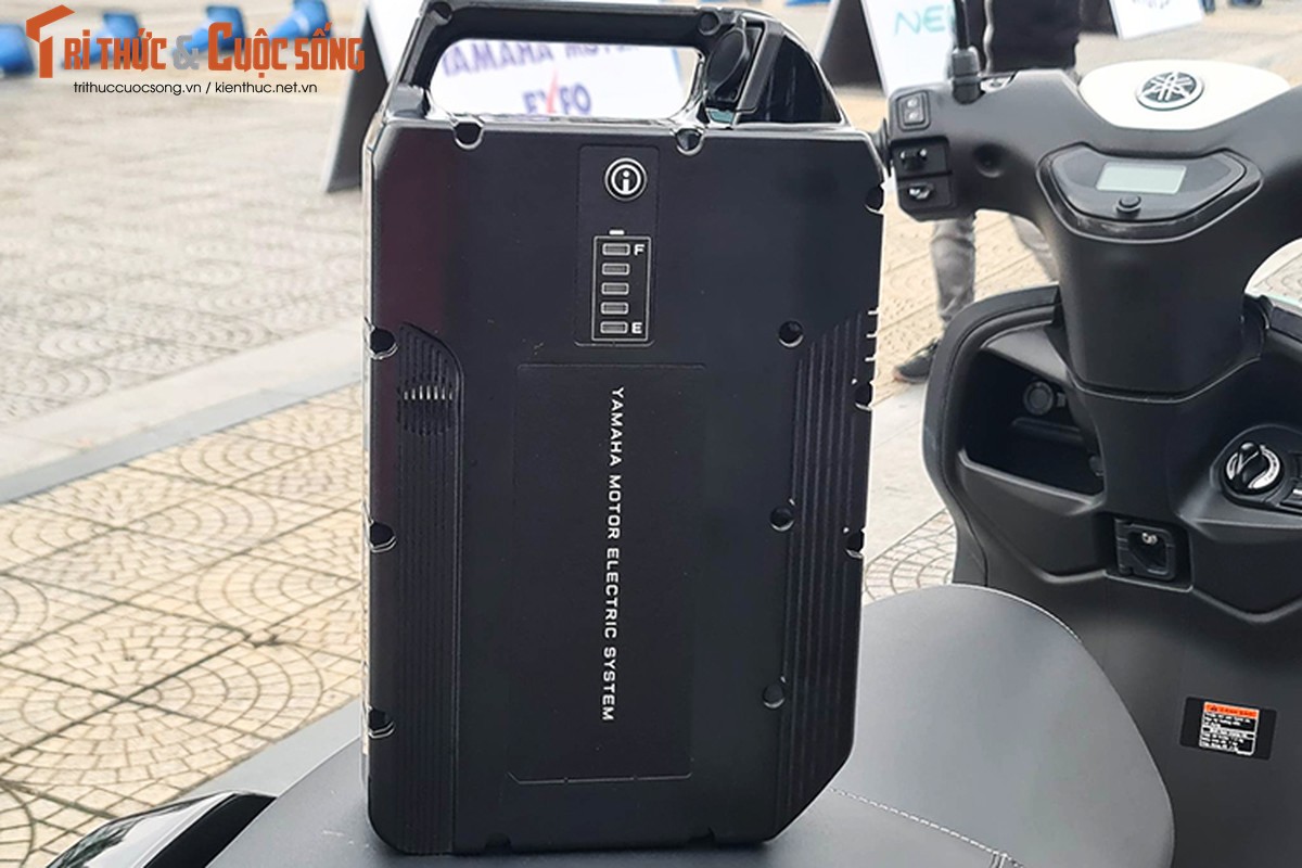 Cận cảnh xe ga Yamaha NEO'S chạy điện giá 50 triệu tại Việt Nam - Hình 8 Can canh xe ga Yamaha NEO'S chay dien gia 50 trieu tai Viet Nam-Hinh-8