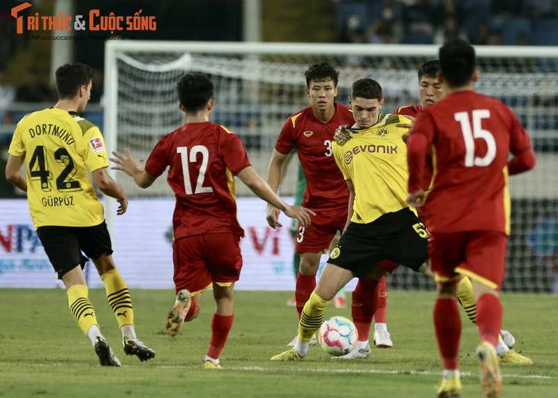 Viet Nam 2-1 Dortmund: Tien Linh, Tuan Hai thay nhau lap cong-Hinh-2