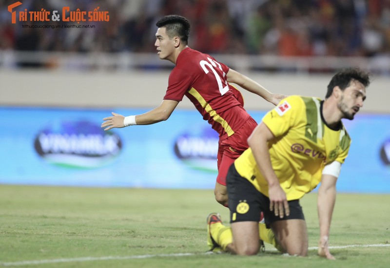 Viet Nam 2-1 Dortmund: Tien Linh, Tuan Hai thay nhau lap cong-Hinh-3