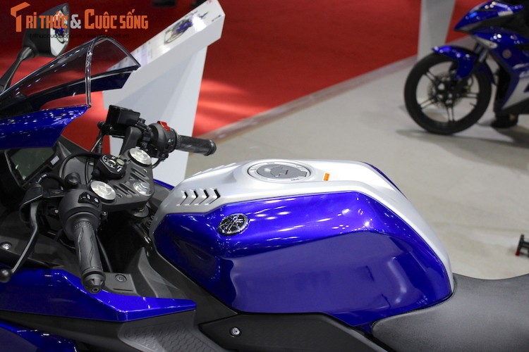 Giá bán môtô Yamaha R15 v3 2017 chỉ 99 triệu đồng tại Việt Nam